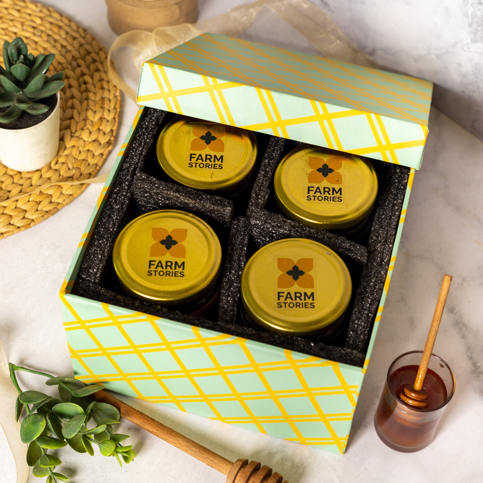Honey Land 100% Raw Honeycomb In Beautiful Wood Gift Box Ready for Gif –  RudiGourmand