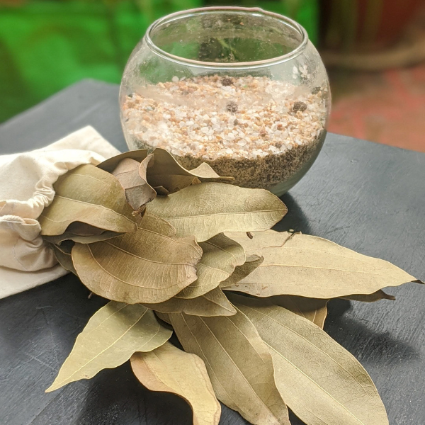 Bay Leaf (Tej Patta)